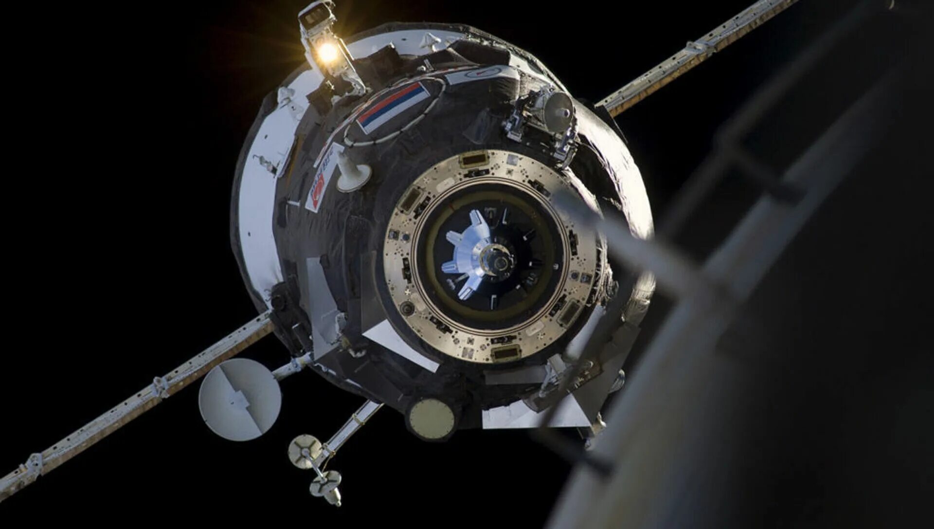 Салют-1 орбитальная станция схема. Автоматическая стыковка двух космических аппаратов. Космический корабль прогресс мс. Грузовой корабль "прогресс мс-09". Стыковка час.