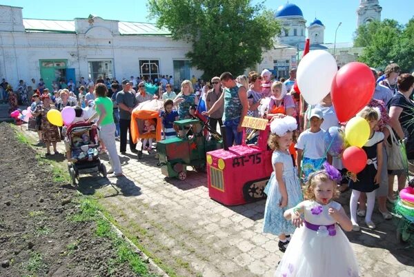 День дергачей. Дергачевский дом культуры. С днем победы смоленск. День дергачей. Группа дергачи для всех.