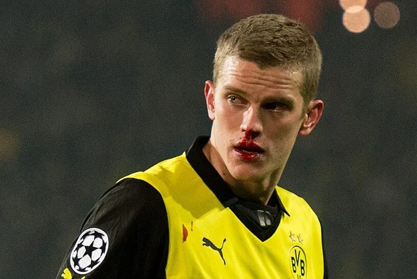 Свен бендер. Свен бендер травмы. Свен бендер лига чемпионов. Свен бендер. Бендер боруссия.