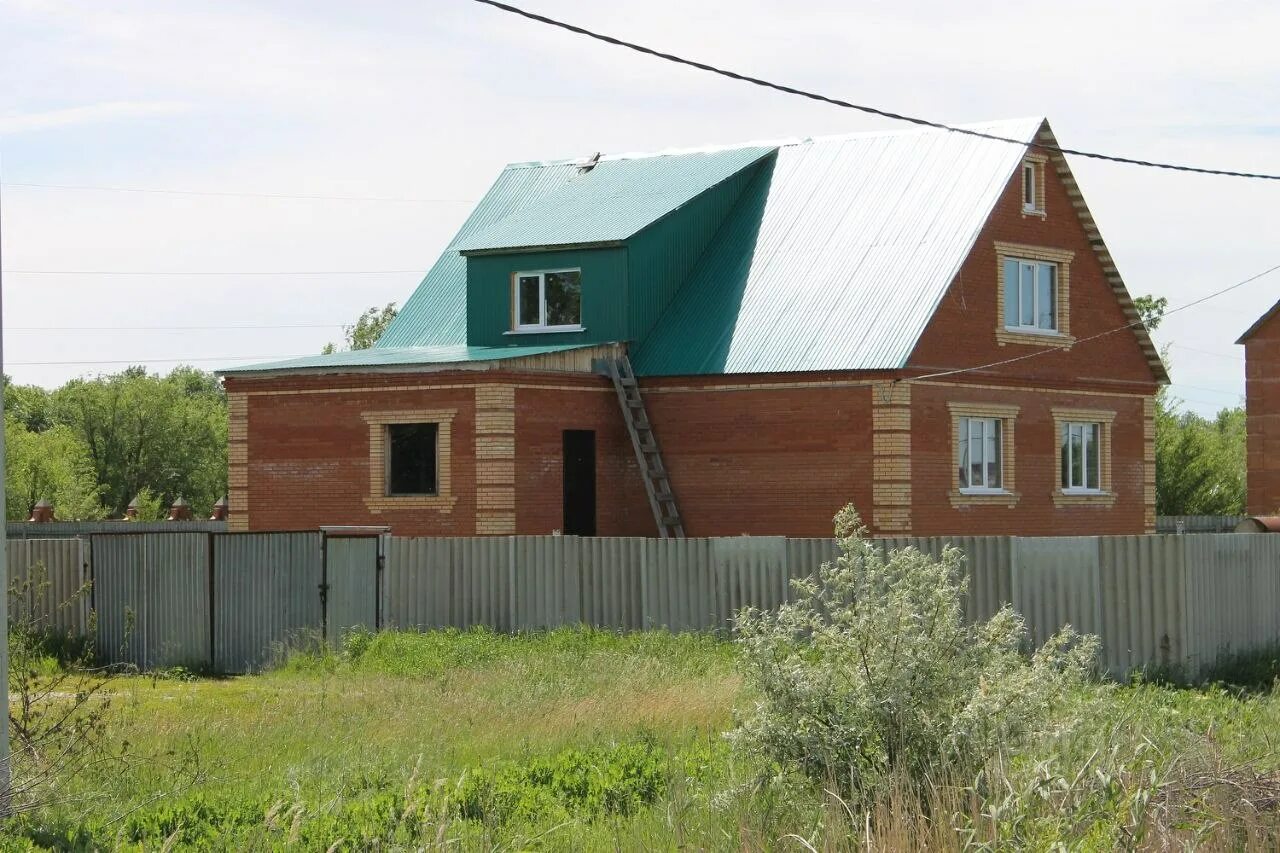 Дом в селе Красноармейское Самарской. Дом в с. Красноармейское Самарской области. Дом в Красноармейске Самарской области. Дом в селе Красноармейское Самарской коттедж. Авито красноармейский край