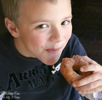 Easy Canned Biscuit Donuts....these cinnamon and sugar doughnuts are SO del...