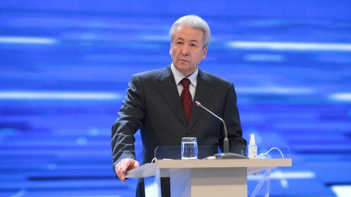 Мадумаров адахан кимсанбаевич биография. Адахан мадумаров жогорку кенеш. Адахан кимсанбаевич мадумаров. Адахан кимсанбаевич мадумаров. Адахан мадумаров колдочусу.