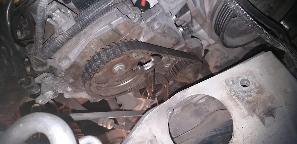 Рено логан 1 замена помпы. Рено логан 1 замена помпы