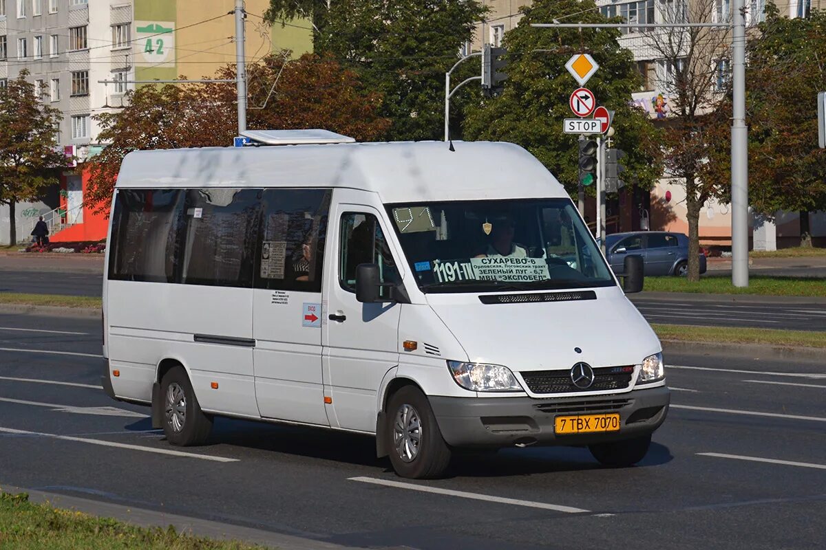 Спринтер хабаровск. Mercedes-Benz Sprinter 311. Мерседес Спринтер 311 автобус. Мерседес Спринтер маршрутка 1229к. Минские микроавтобус Мерседес.