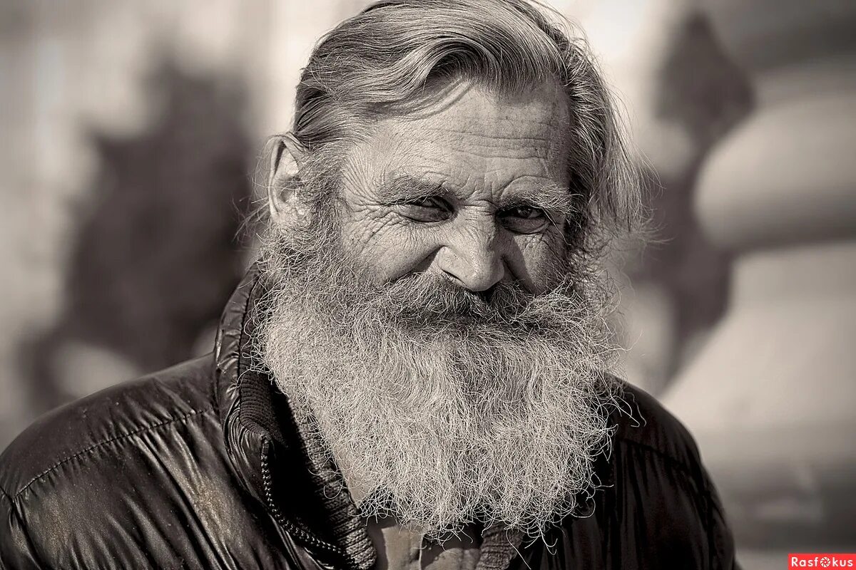 Старик с бородой. Дедушка. Добрый старик. Болгарский старец добри добрев фотографии. Веселый дедушка.