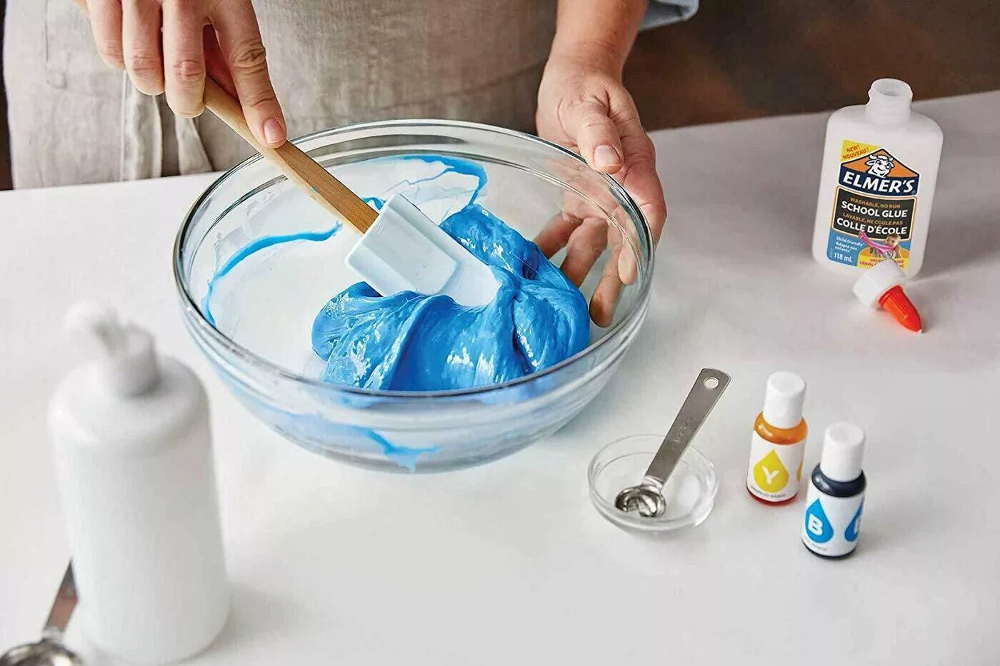 как сделать клей краску. как сделать клей краску. кисти для окрашивания стен. как сделать клей краску. клей пва и краска.