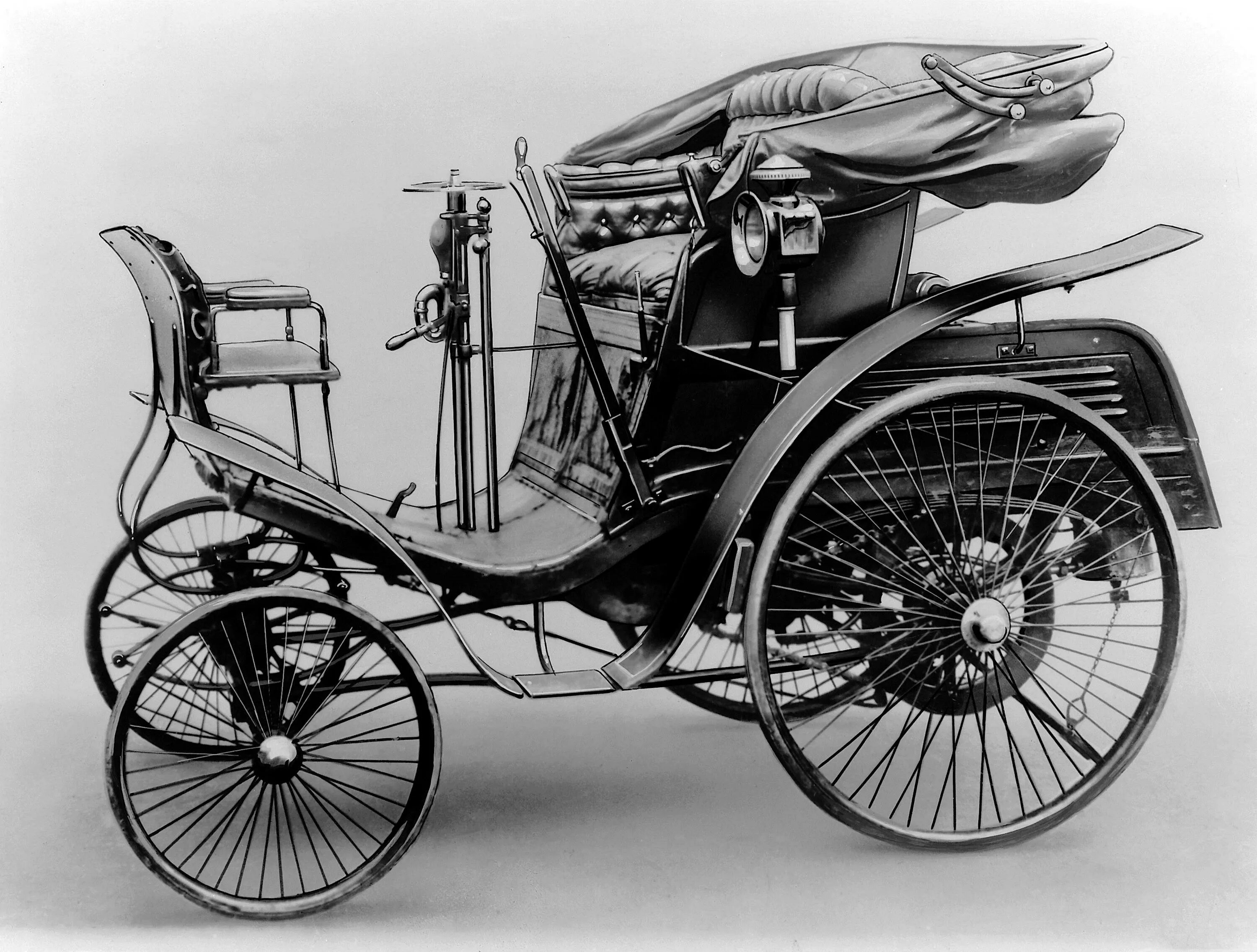 “Benz velo” 1894 года с клаксоном. Первый Мерседес Бенц 1886. Первые автомобили в китае