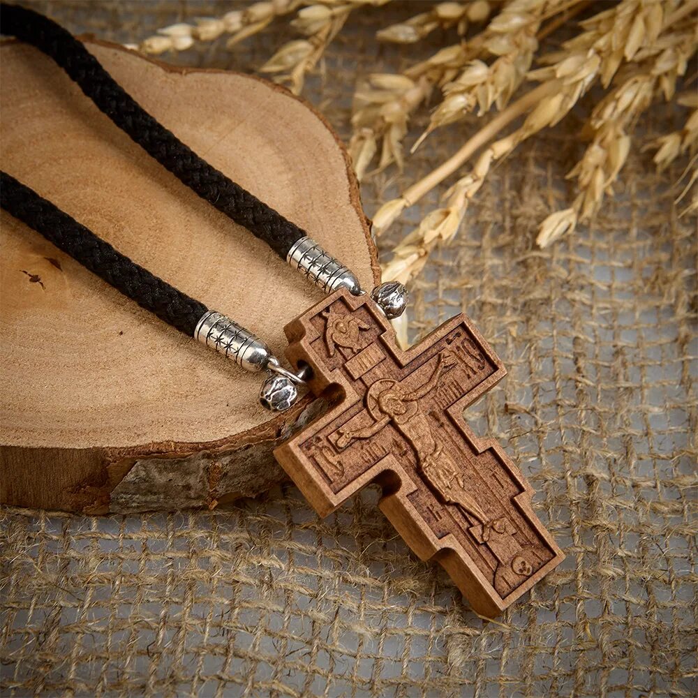 Деревянный крестик нательный. Крест нательный деревянный восьмиконечный. Деревянный крест нательный 19 век. Новгородский крест нательный.