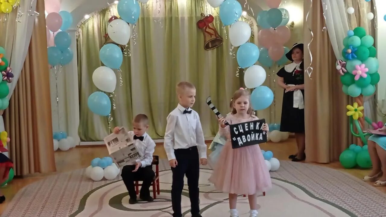 Фотосессия в садике на выпускной. Съемка выпускного в детском саду. Съемка выпускного в детском саду. Выпускной в садике. Выпускной в детском саду.