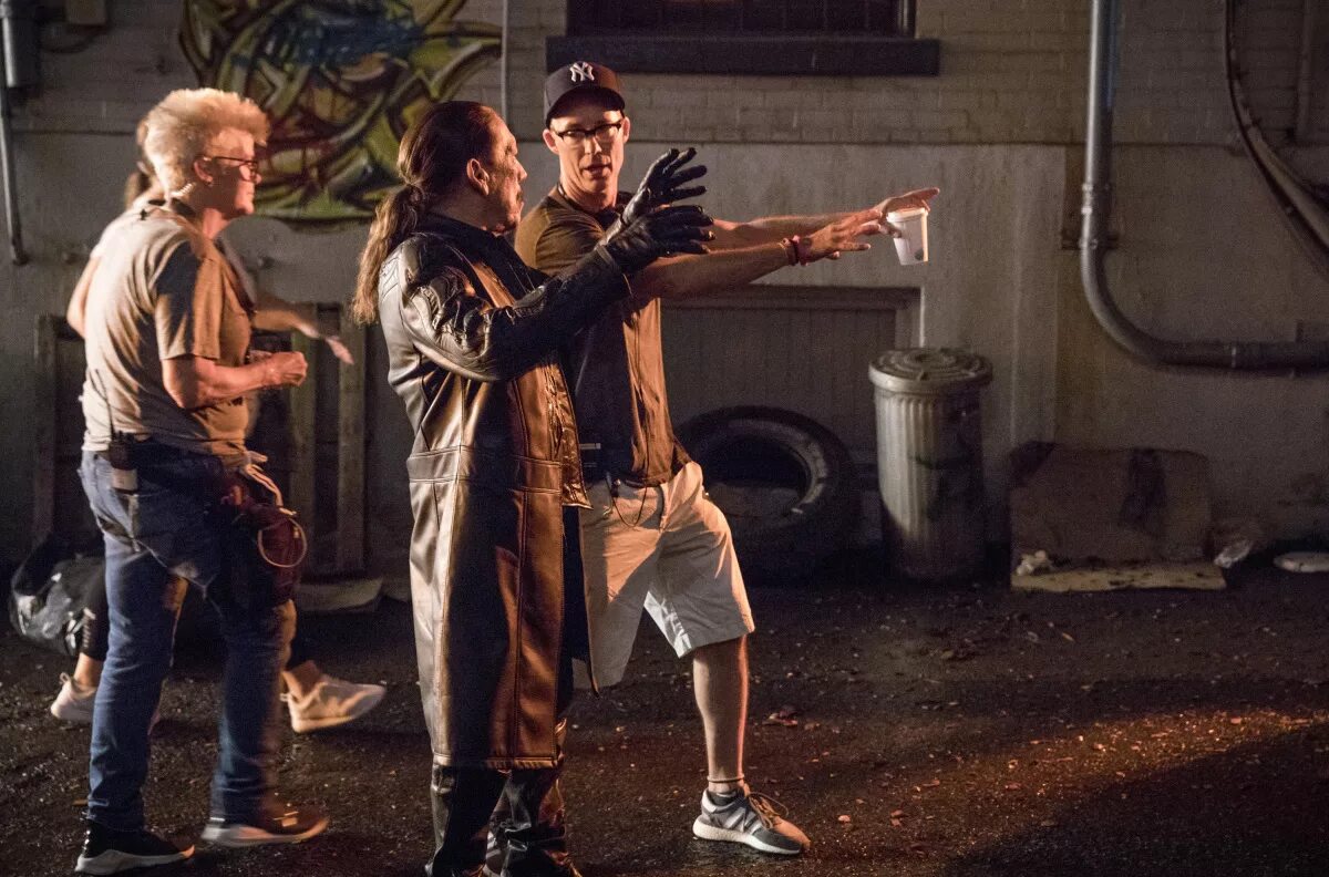 Дэнни трехо флеш. Дэнни уэст обратный флэш. Бричер флэш. Дэнни трехо. Обратный флэш new 52.