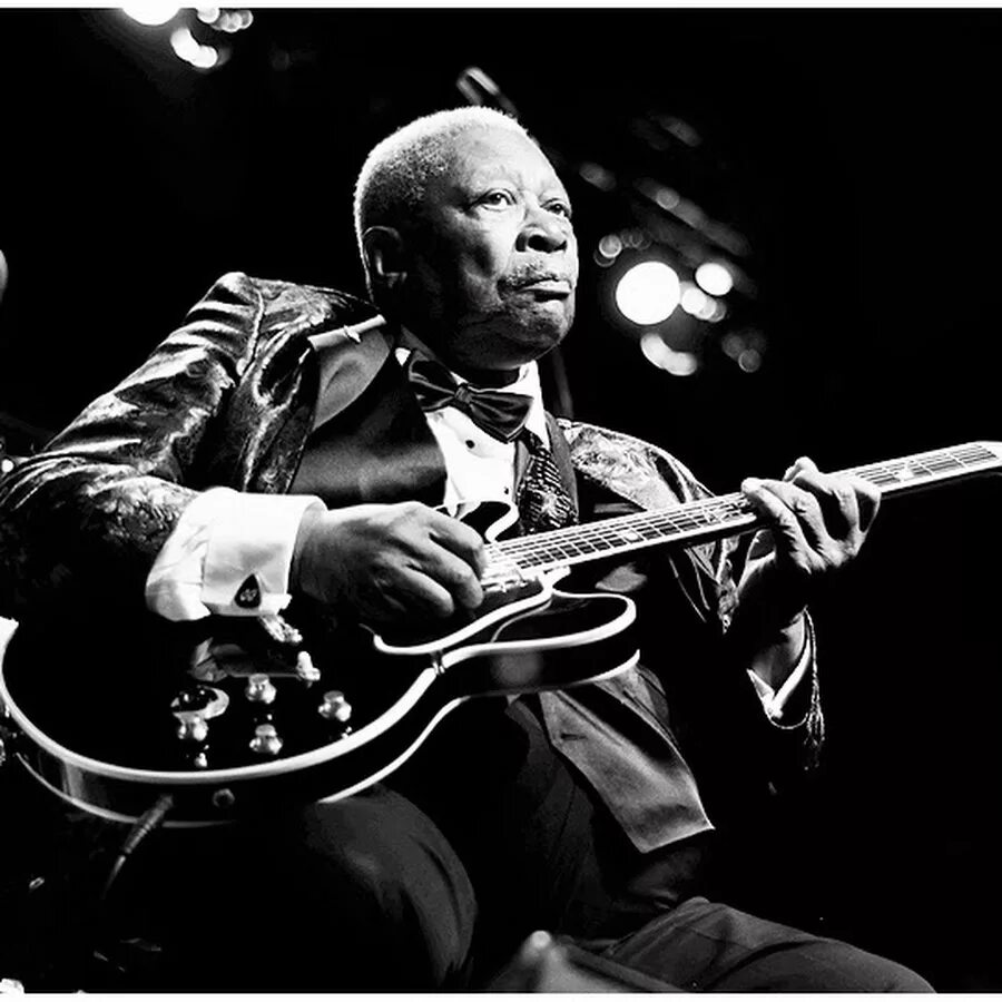 Негр с гитарой. BB King. Нигер с гитарой. Негры с гитарой мемные. Кинг блюз