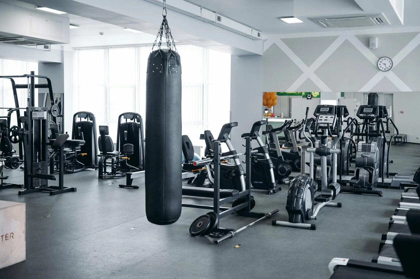 Фитнес код фрязино нахимова. Лайт фитнес фрязино. Лайт фитнес фрязино. Гидротерапевтический бассейн. Алтай белокуриха санаторий россия бассейн.