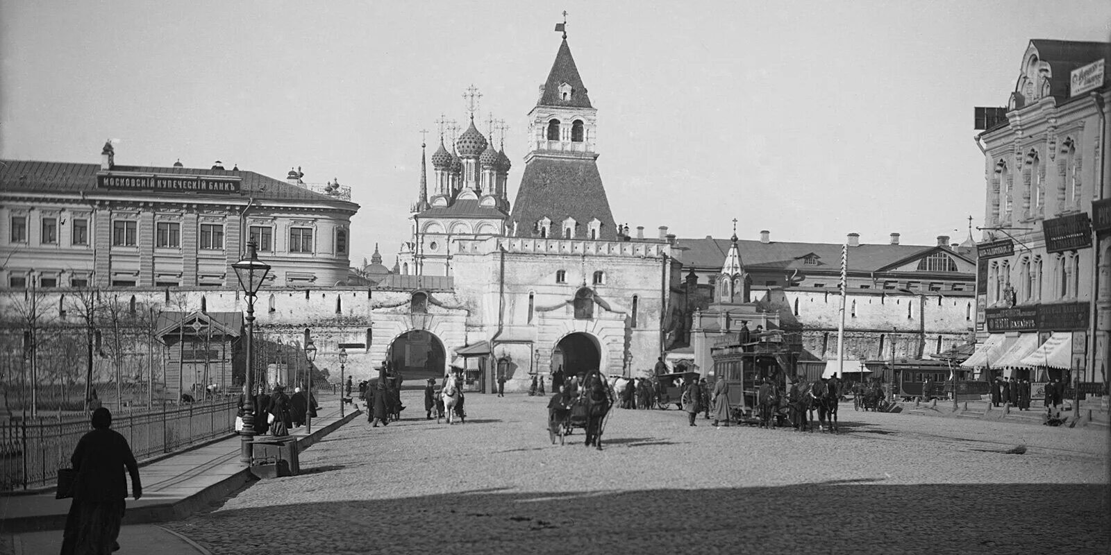 Китай город в москве какой век. Китайгородская стена Ильинские ворота. Китайгородская стена 19 век. Площадь Ильинские ворота в Москве. Ильинская площадь Москва.