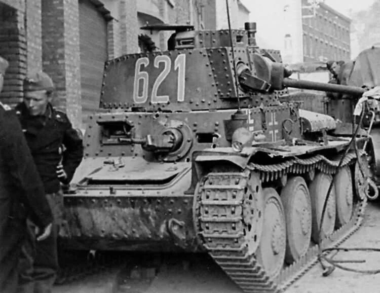 Немецкие танковые группы. PZ 38t Прага. Чешский танк 38 t. Немецкий танк PZ-38t. Танк Panzer 38 t.