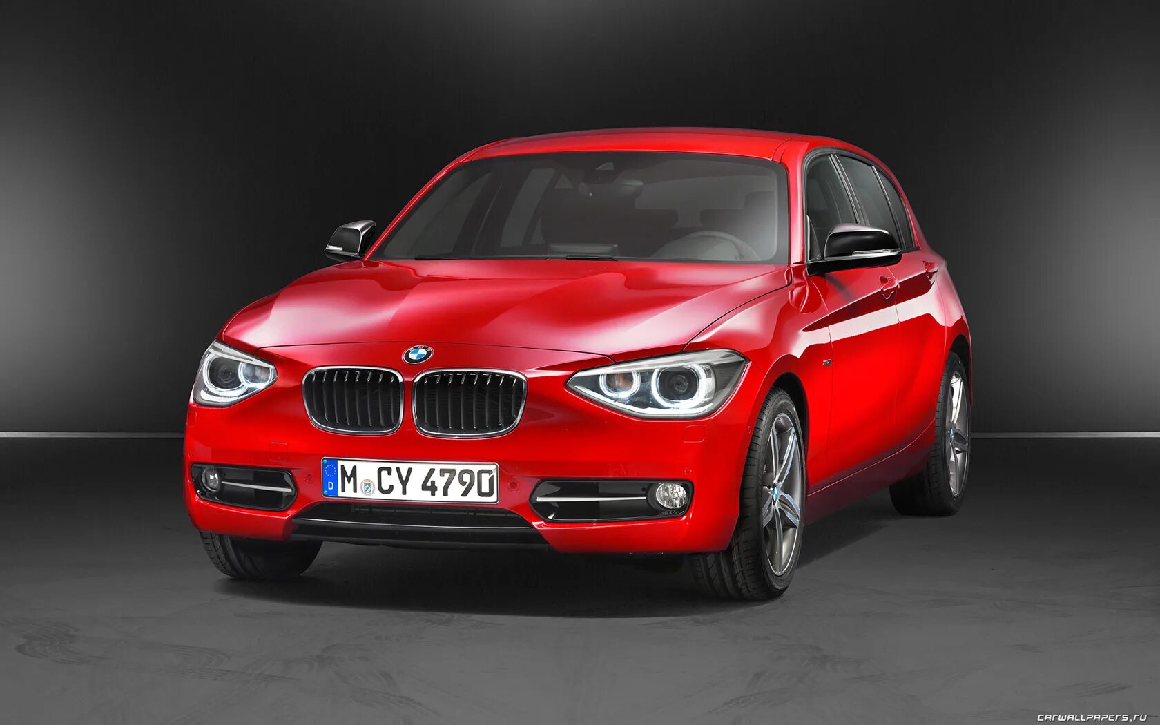 Автомобиль bmw 1. BMW 1 Series f20. BMW BMW serie 1. BMW 118i. БМВ 116i красная.