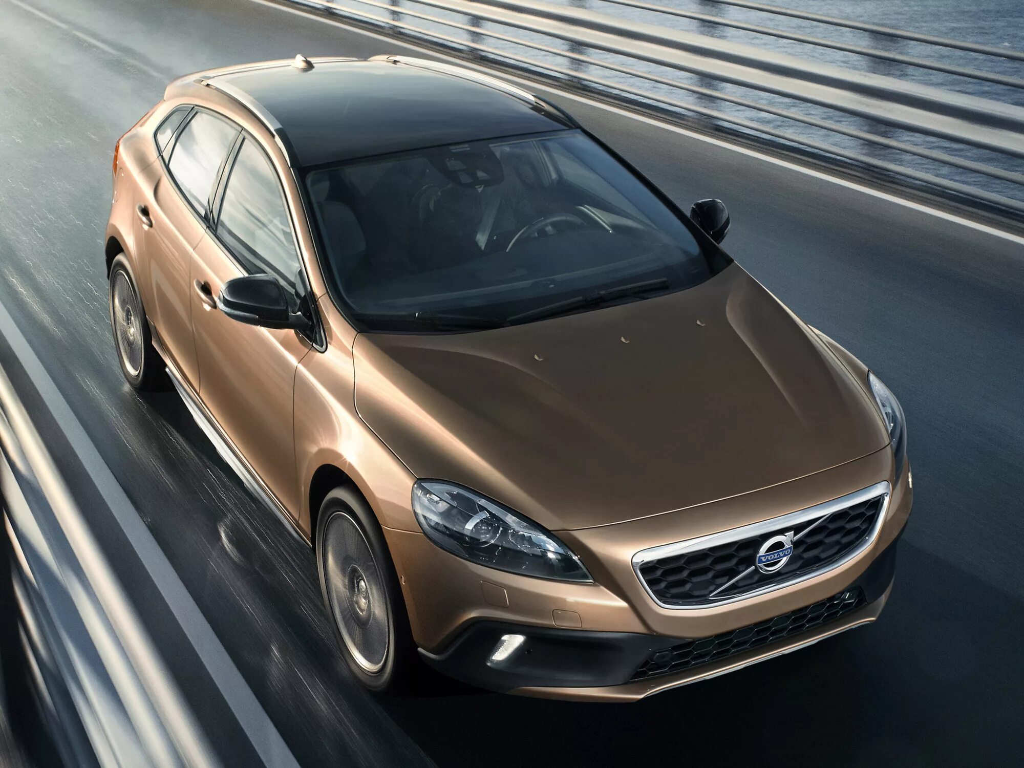 Вольво второе поколение. Volvo v40. Volvo v40 II. V40 Cross Country. Volvo v40 Cross Country 2.5t.