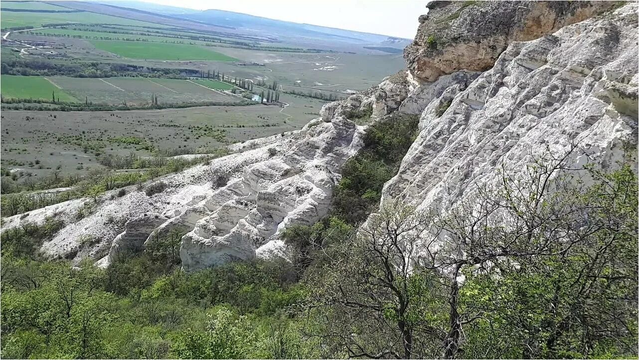 Белогорский район Крым. Гора Кубалач в Крыму. Вишенное Белогорский район. Село Мичуринское Белогорский район.