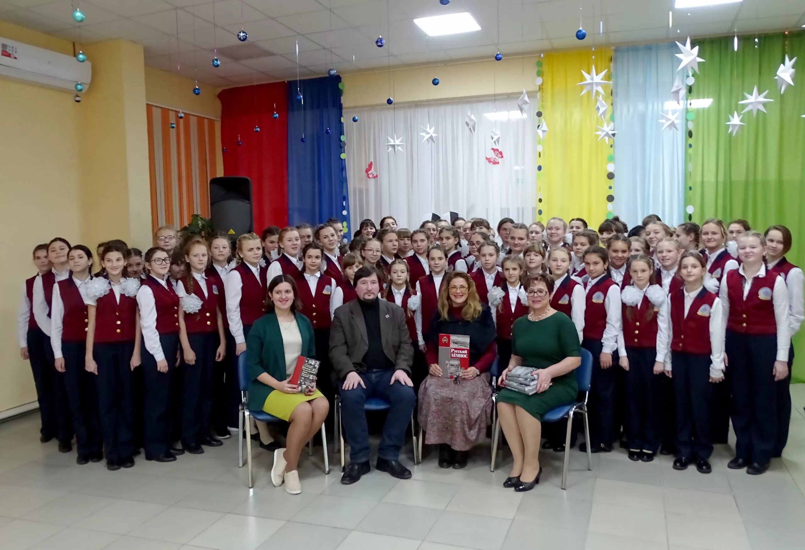 Шолоховская гимназия станица вешенская. Шолоховская гимназия вешенская. Посёлок шолоховский ростовская. Шолоховская гимназия фото. Ростовская область шолоховская гимназия.