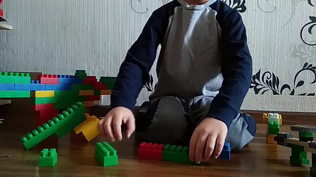 Как сделать конструктор видео. Ружье из конструктора полесье. револьвер из конструктора.