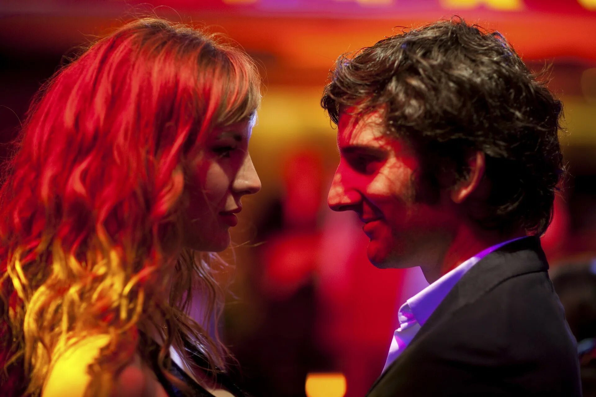 Париж любовь. Жак деми шербурские зонтики. Луиза бургуэн любовь живёт. Париж я люблю тебя 2006. Любовь живет три года фильм 2011.