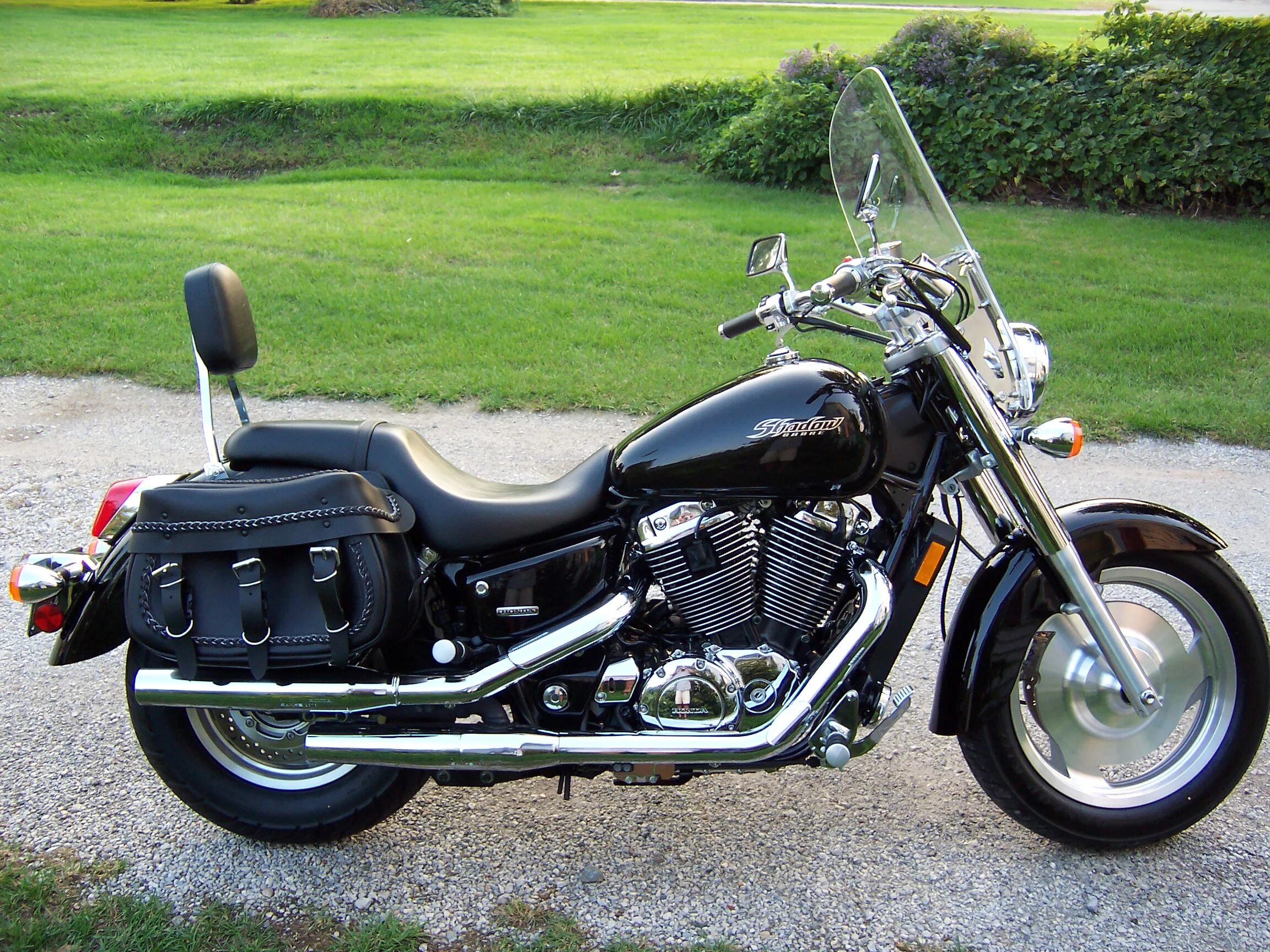 Шедоу хонда. Honda Shadow. Shadow Sabre 750 Honda. Honda Shadow 750. Honda VT 1100 c2.