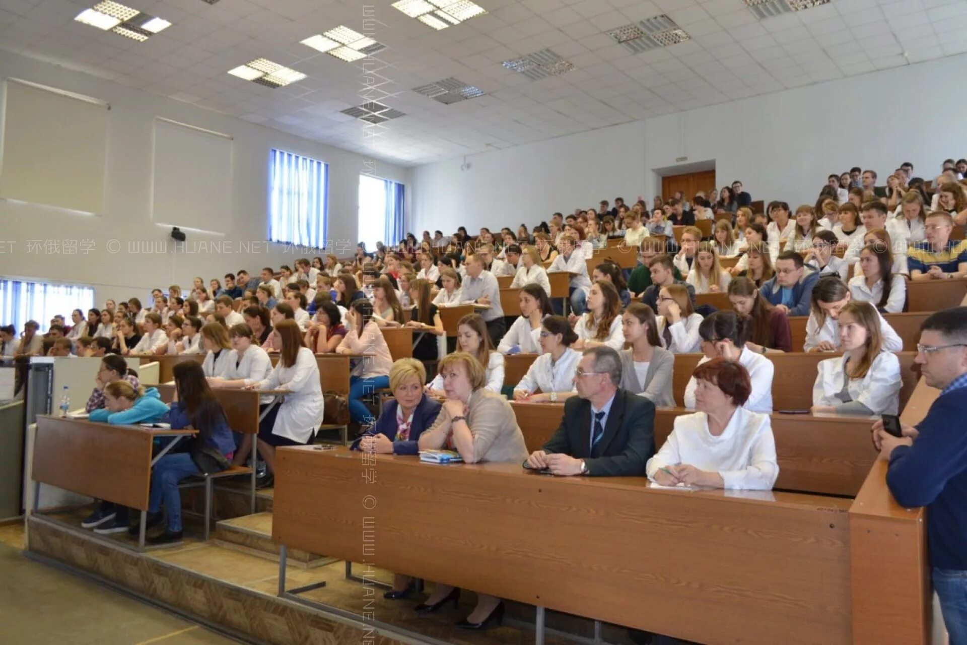 Свердловский мед институт. Свердловский медицинский институт екатеринбург. Уральский медицинский институт улица екатеринбург. Уральский государственный медицинский университет екатеринбург. Угмк екатеринбург медицинский университет.