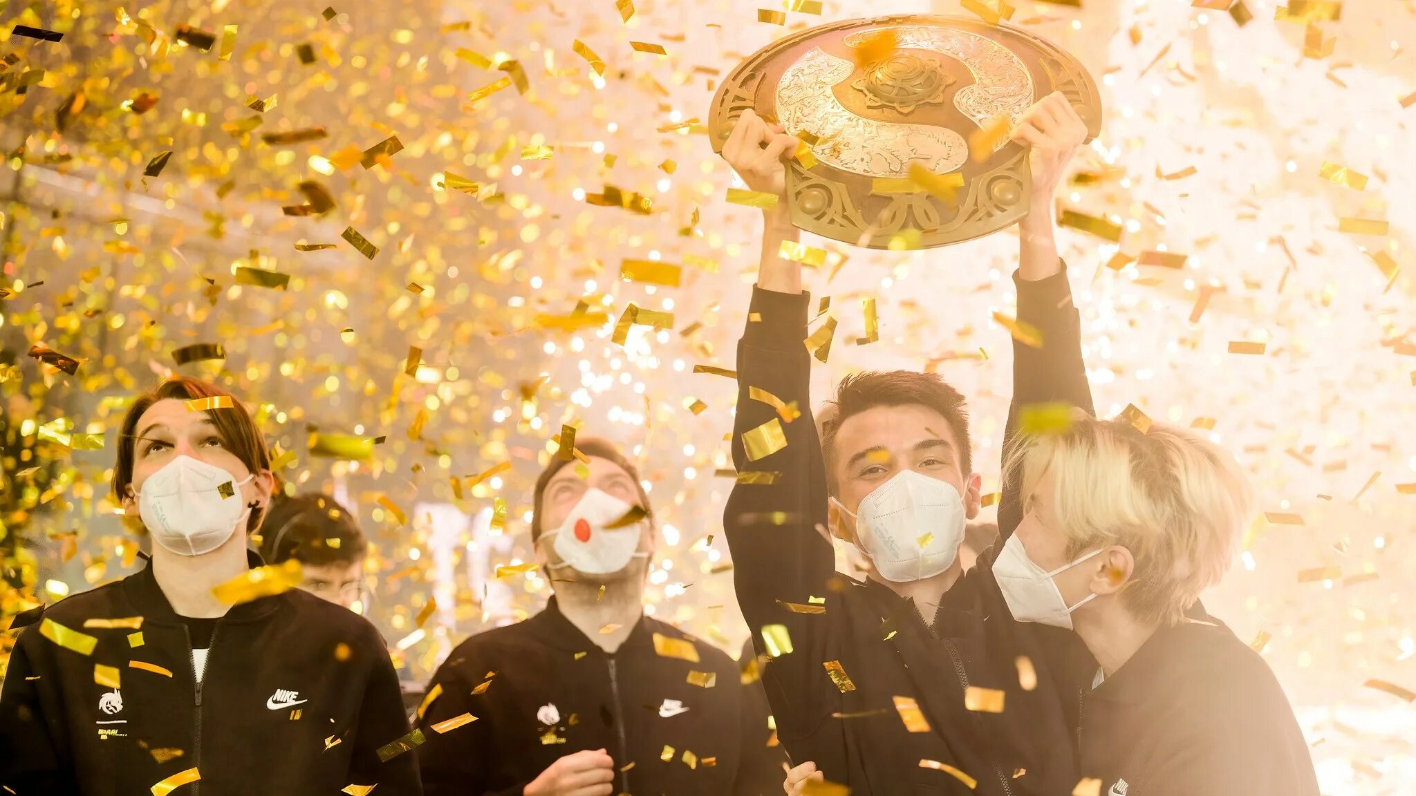 Тим инт. Team spirit аегис. dota 2 international 2025. тим спирит интернешнл 2025. спирит дота 2 команда.