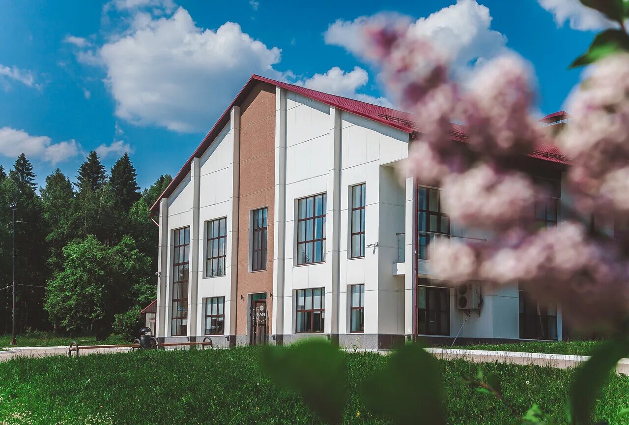 Гостиный двор лысьва. Гостиница лысьва пермский край. Центр отель лысьва. Гостиница лысьва пермский край. Лысьва база отдыха гостиный двор.