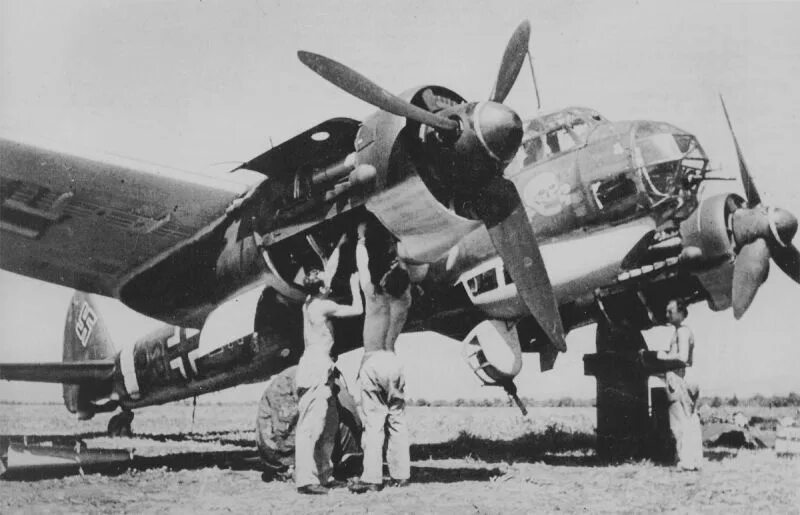 Экипаж ju-88. Junkers ju 88. 88d. Junkers ju 87 звезда. Ju-88 trop.