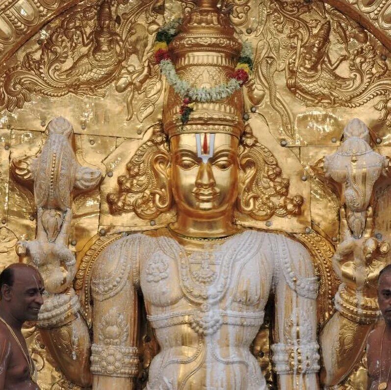 Бог шару. Вайкунтха обитель Вишну. Нараяна. Вишну скульптура. Парамешвара Вишну.