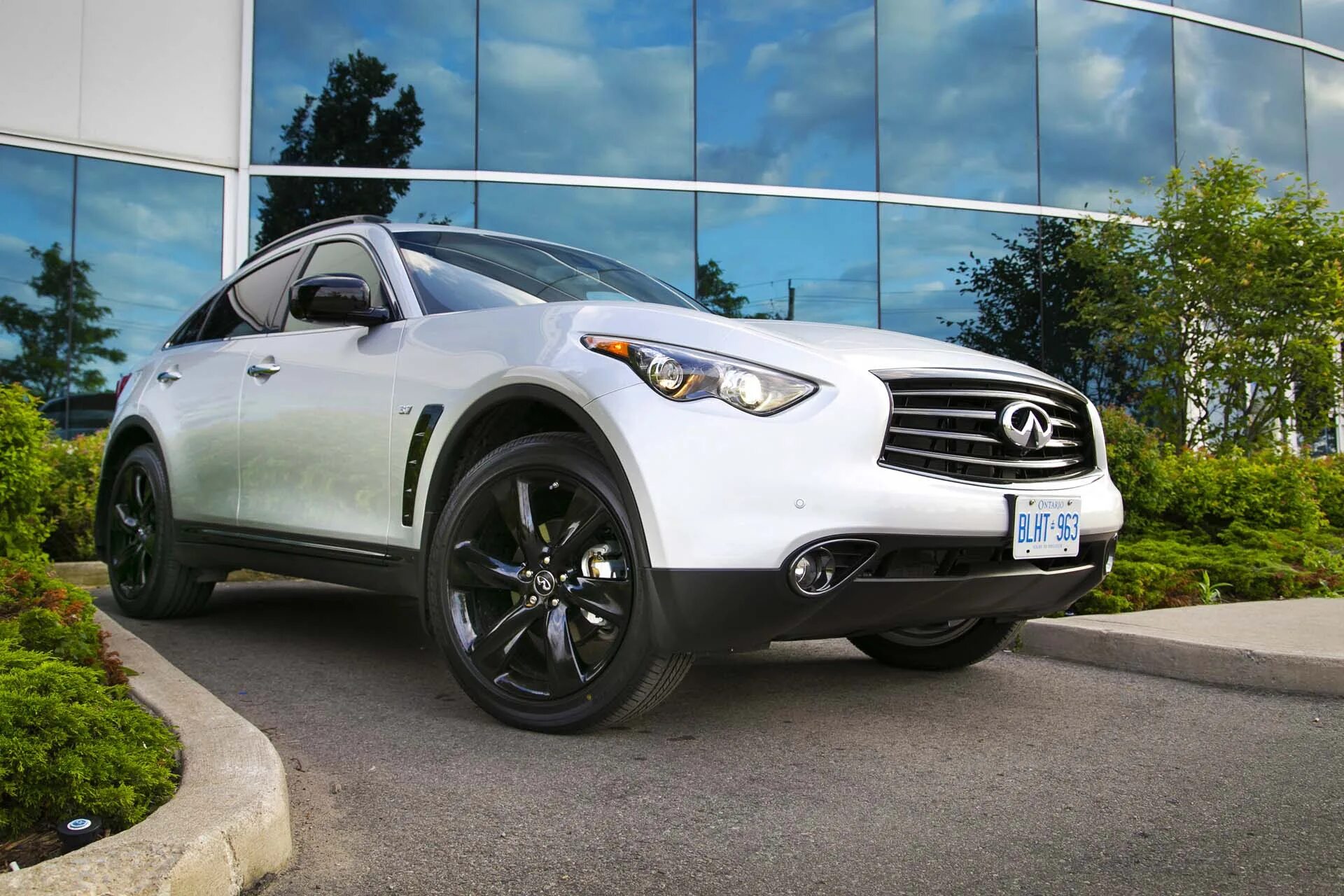 Инфинити машина страна. Инфинити qx70. Infiniti qx70/FX. Infiniti FX 2015. Infiniti qx70 2015.