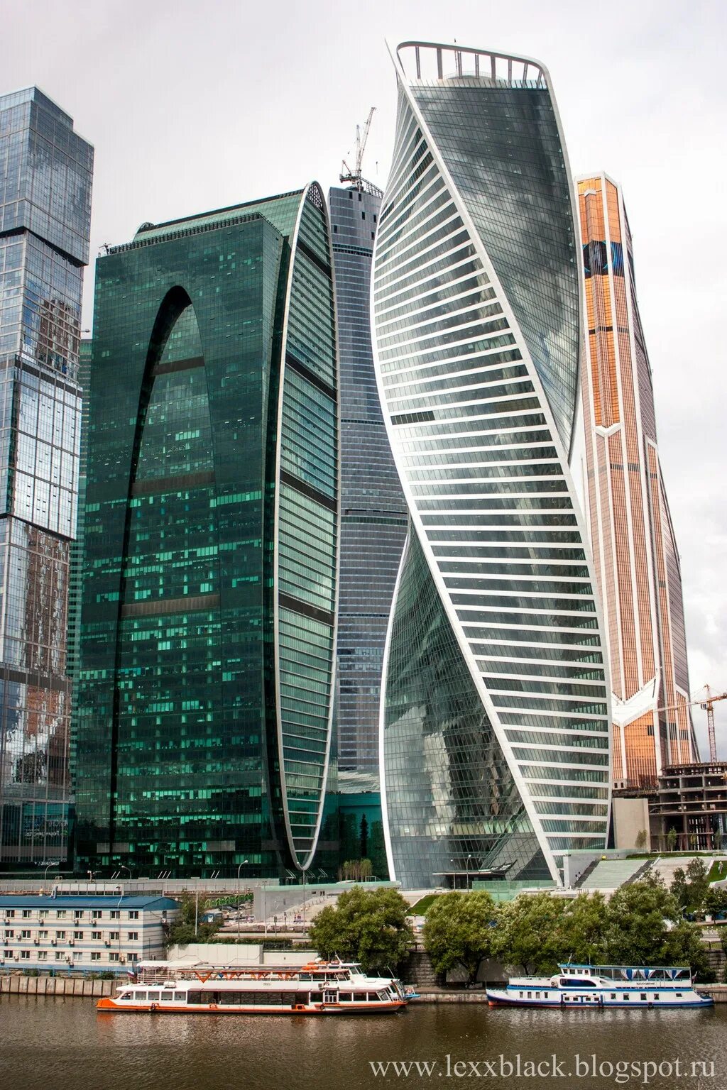 Сити башня империя. Imperia tower москва сити. башня империя сити. башня империя москва. деловой комплекс империя в москва-сити.