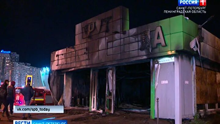 Пожар на невской мануфактуре в спб 2021. Невская мануфактура октябрьская набережная. Пожар на невской мануфактуре в спб. Невская мануфактура санкт-петербург пожар. Пожар корвета проворный на северной верфи в санкт-петербурге.