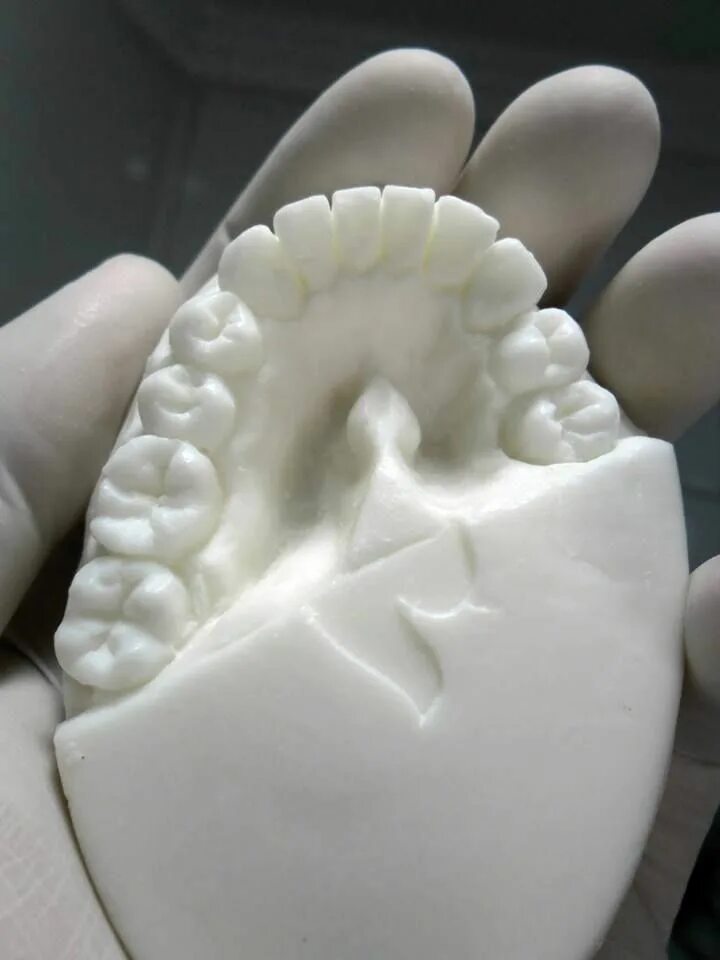 Мытье зубов. Зубы стоматология. Моделирование зубов на мыле.