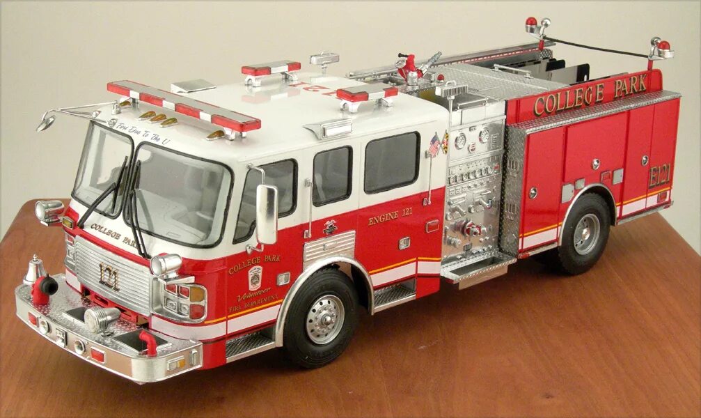 Пожарный автомобиль куплю. American LAFRANCE Pumper. Trumpeter 1/25 American la France Fire Truck. American la France Fire Truck. Пожарный автомобиль Kenworth 1250 GPM Pumper.