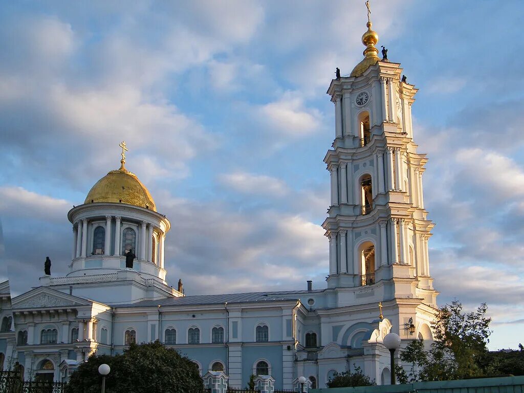 Сумы время. Сумы центр города. Сумы Соборная. Церковь города Сумы Украина.