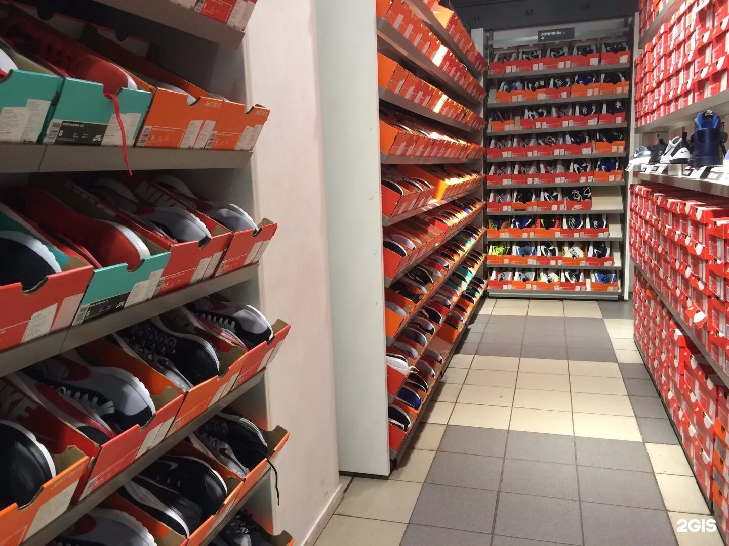 Товар дисконт. Румба дисконт спб найк. nike дисконт центр румба спб. дисконт магазин nike румба. дисконт центр найк.