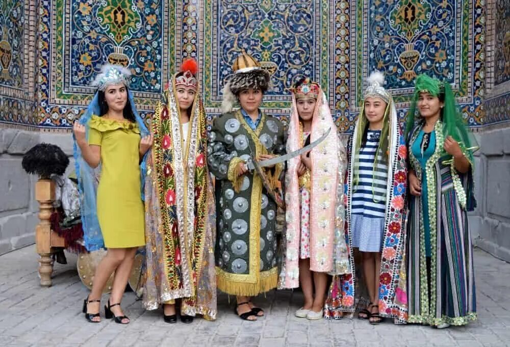 Culture tourism. Узбекистан Самарканд туризм. Узбекистан Ташкент национальное. Самарканд население 2022. Коллаж Бухара Хива Самарканд.