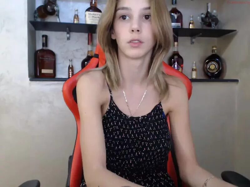 Hotfallingdevil виктория. Fallingdevill записи. Hotfallingdevil 2022. Виктория ермакова румыния. Fallingdevil фото.