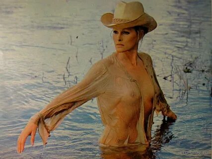 Ursula andress pics
