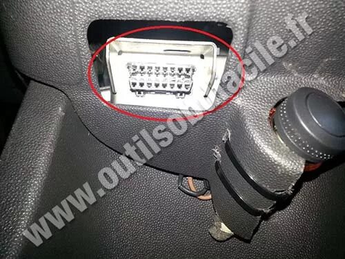 Разъём obd opel corsa. Опель корса где обд. Opel corsa 2007 диагностический разъем. Опель корса где обд. Opel corsa 2008 разъём obd.