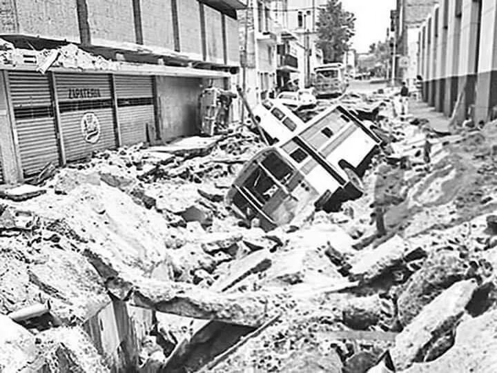 Документальные катаклизмы. Гонолулу цунами. Разрушение природы. 35 w bridge collapse. Disaster documentary.