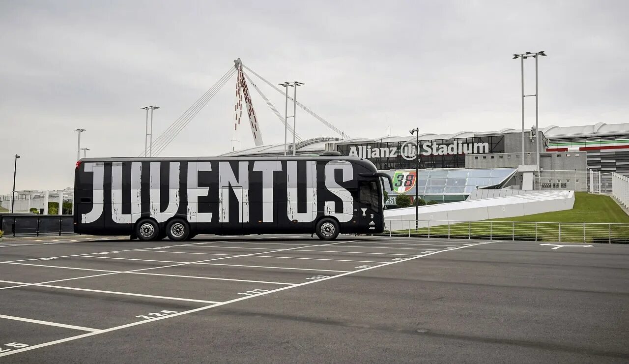 Новосибирск ювентус сайт. Juventus Bus 2020. Juventus авто. Ювентус транспортная компания. Iveco автобус Ювентуса.