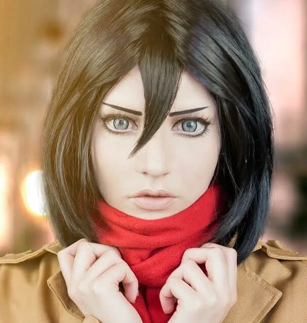 Mikasa cosplay. Макияж Микаса Аккерман. Mikasa косплей. Микаса Аккерман цвет глаз.