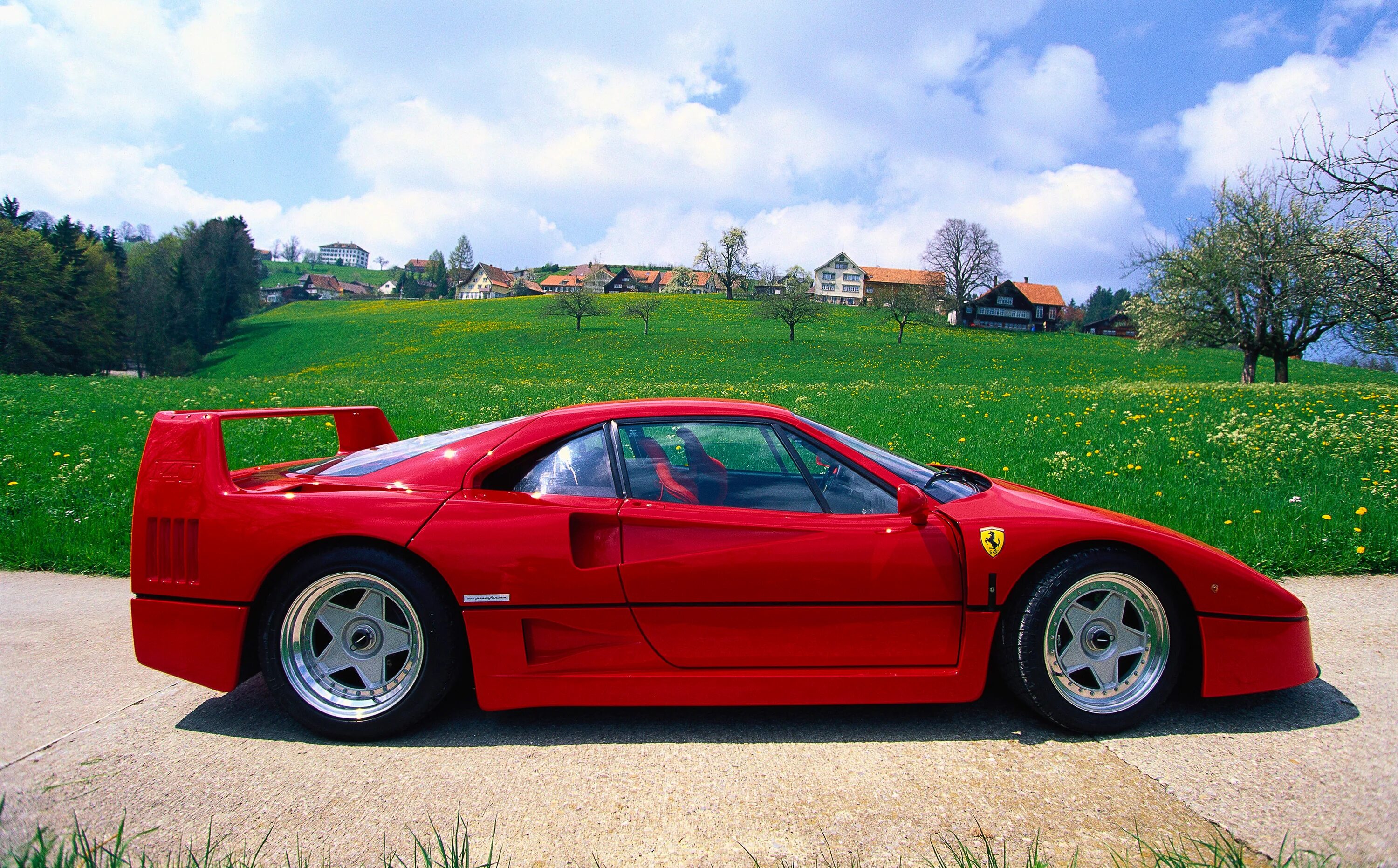 Феррари 9. Машина Ferrari f40. Феррари ф40 сбоку. Машина Феррари ф 40. Ferrari f40 зеленая.