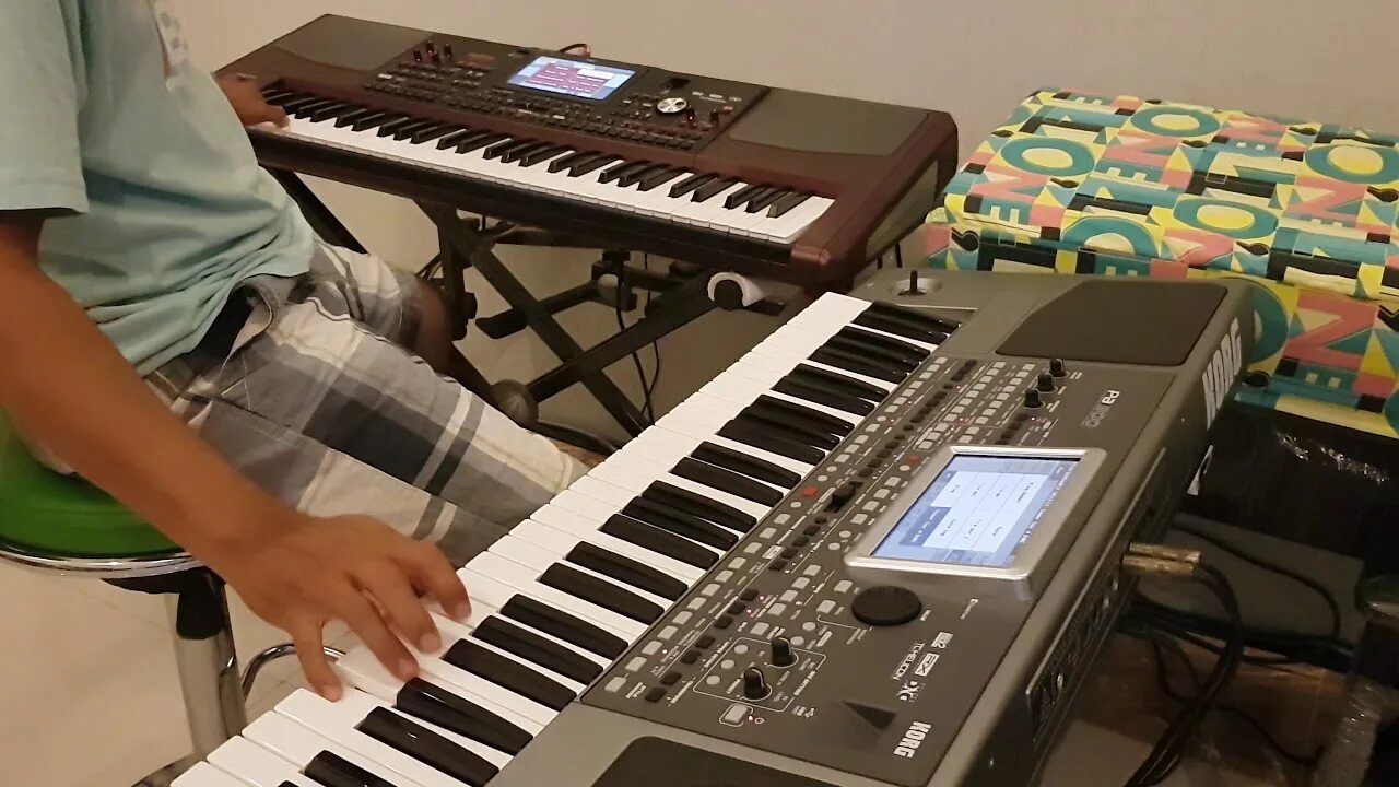 Корг видео. Korg pa900. korg pa1000. korg 900. корг па 1000.