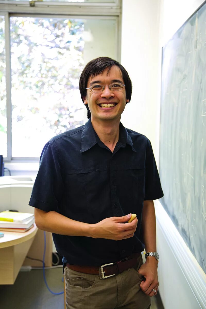 Теренс тао. Теренс тао самый умный. Теренс тао. Теренс тао австралийский математик. Теренс чи-шен тао.