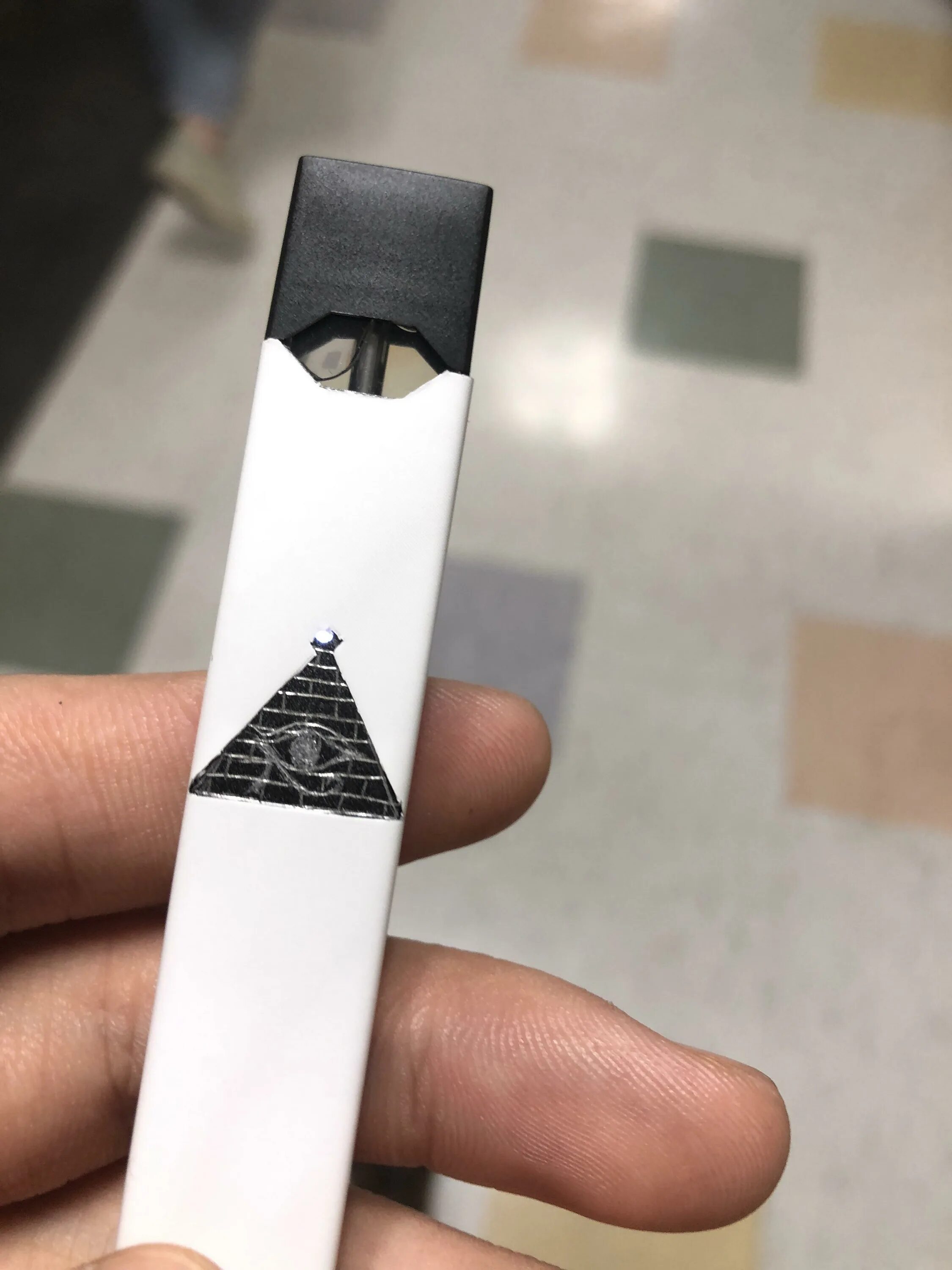 Джулс сигарета. Оригами из бумаги схемы бумеранг. Состав электронной сигареты. Как сделать электронную сигарету из бумаги. Косяк скрутка.