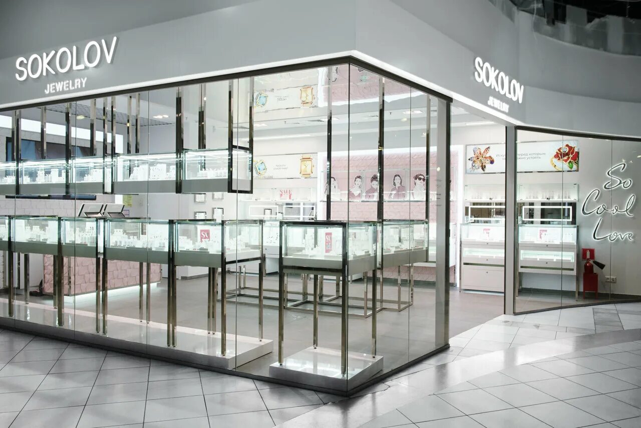 витрина sokolov. витрина ювелирного магазина соколов. соколов бренд. ювелирные украшения соколов баннер. соколов магазин.