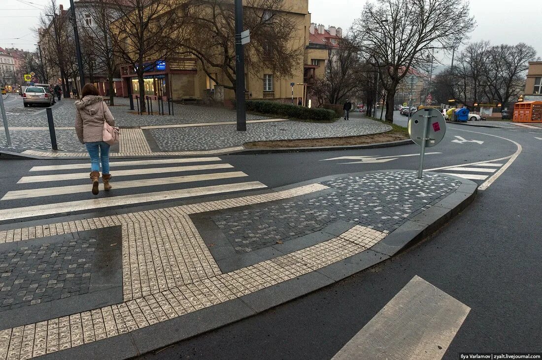 Велодорожка и велополоса. Пешеходная дорожка на улице. Велодорожки воробьевы горы. Пешеходная дорожка на улице. Пешеходный тротуар.